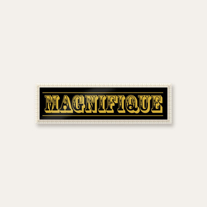 Magnifique panoramic print in a white bobbin frame